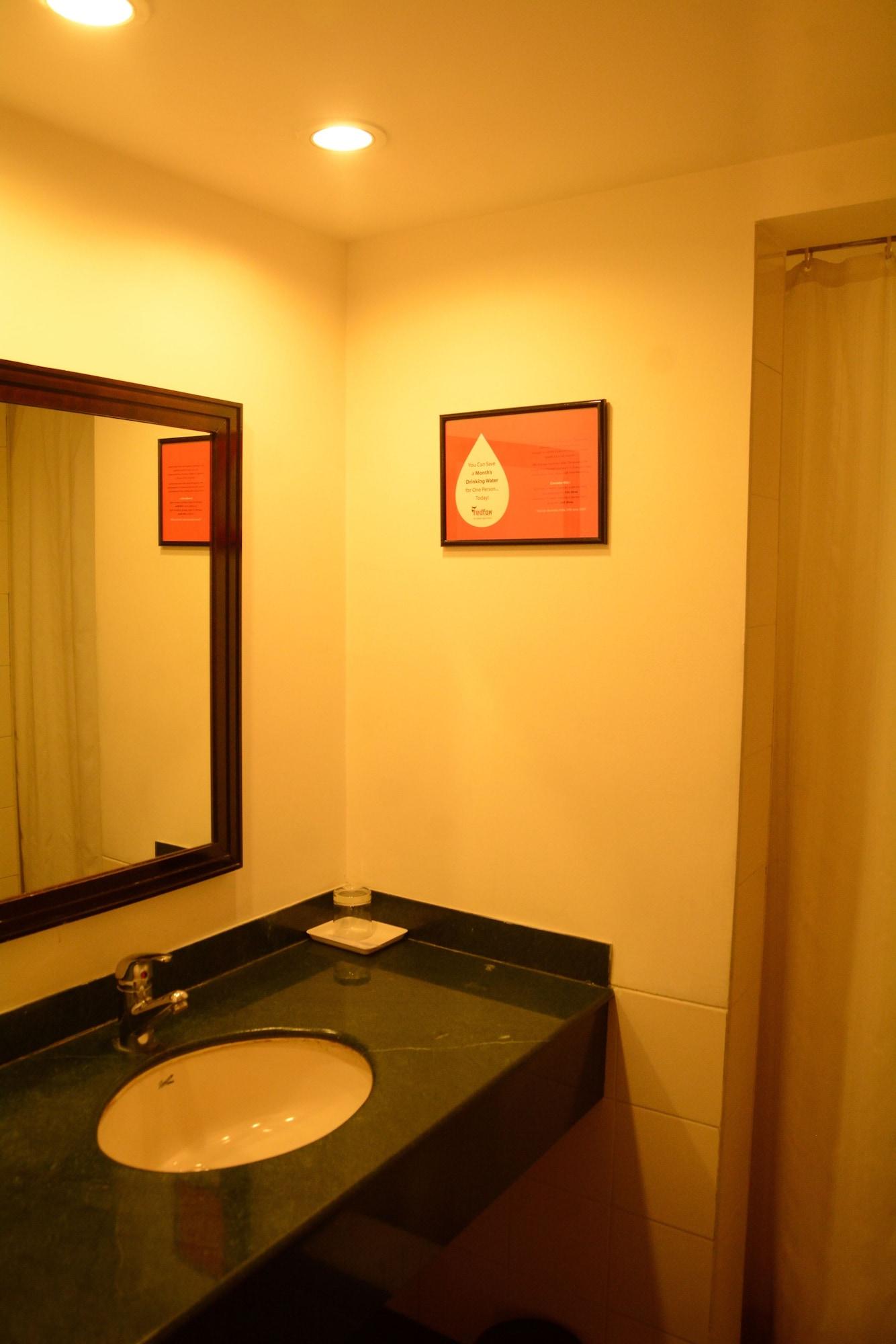Red Fox By Lemon Tree Hotels, Hotel