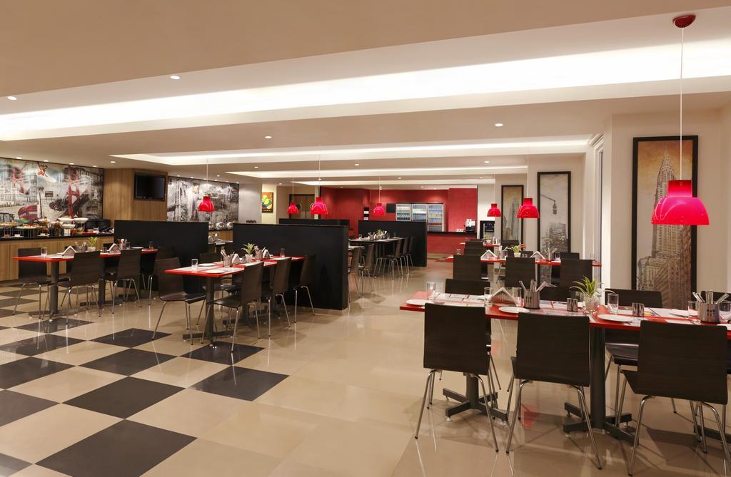 Red Fox By Lemon Tree Hotels, 3*