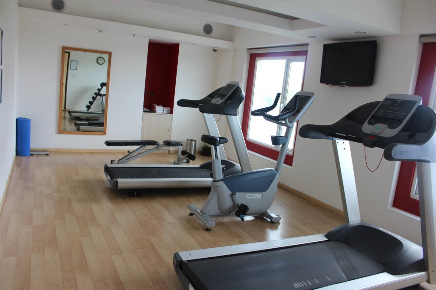 Hotel Red Fox By Lemon Tree Hotels,