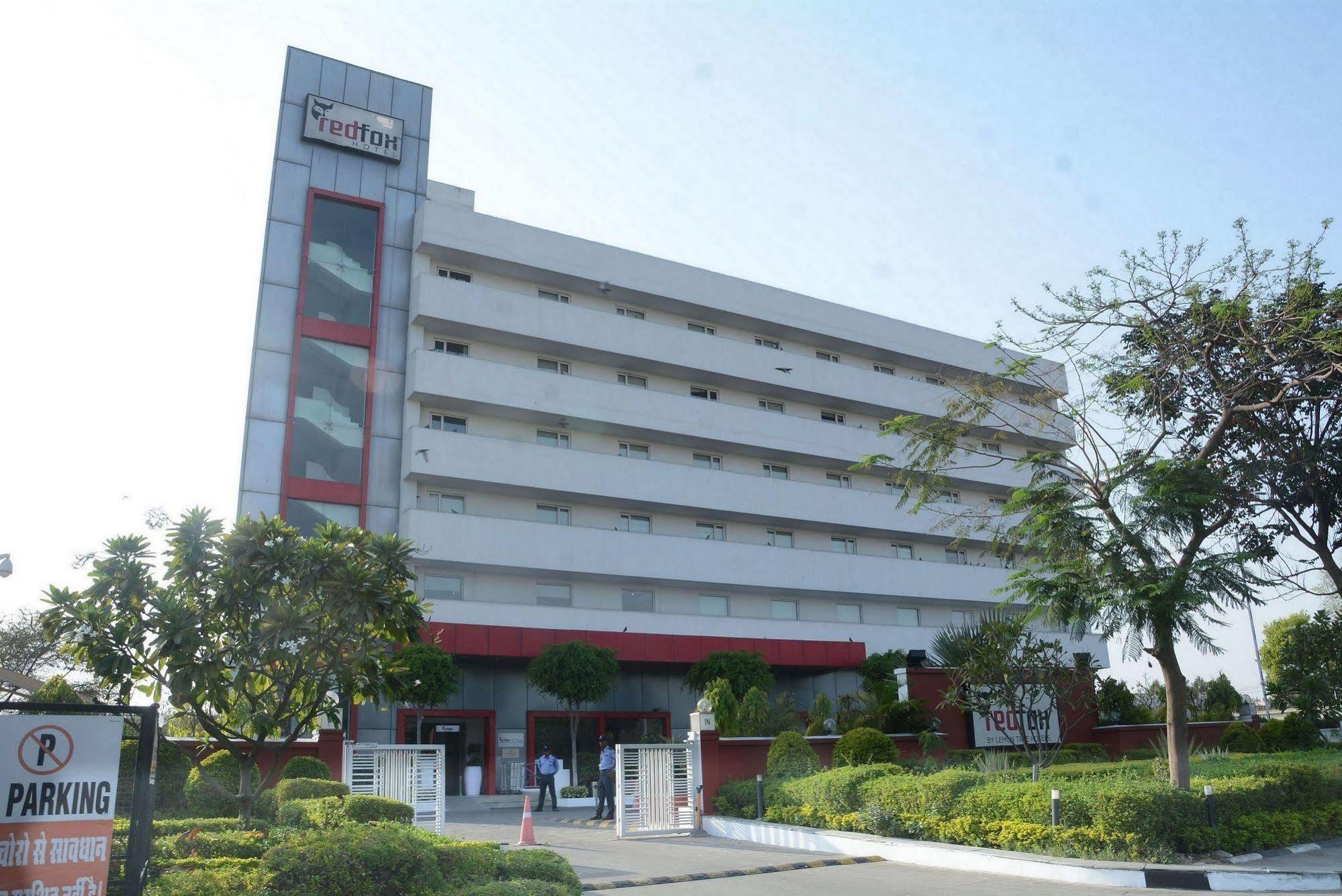 Hotel Red Fox By Lemon Tree Hotels,